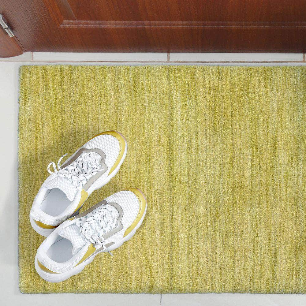 Rafia RF100 Kiwi Green Area Rug #color_kiwi green