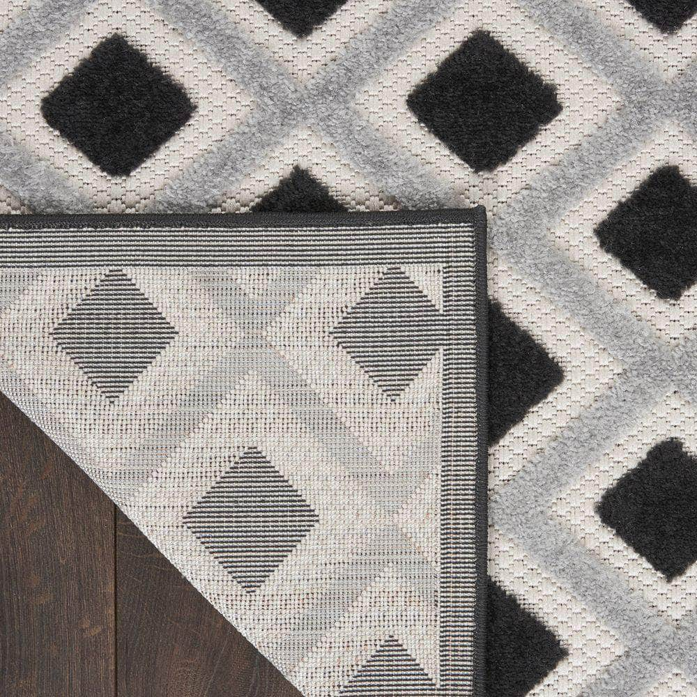 Aloha ALH26 Black White Rugs #color_black white