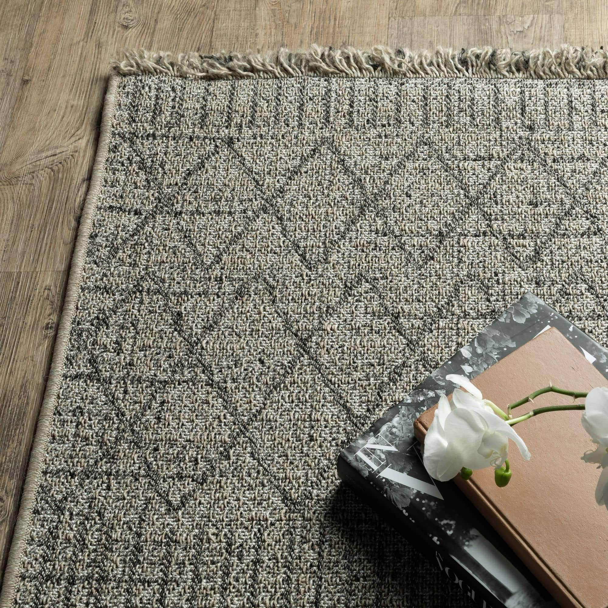 Power-Loomed 5560J Beige Rugs #color_beige