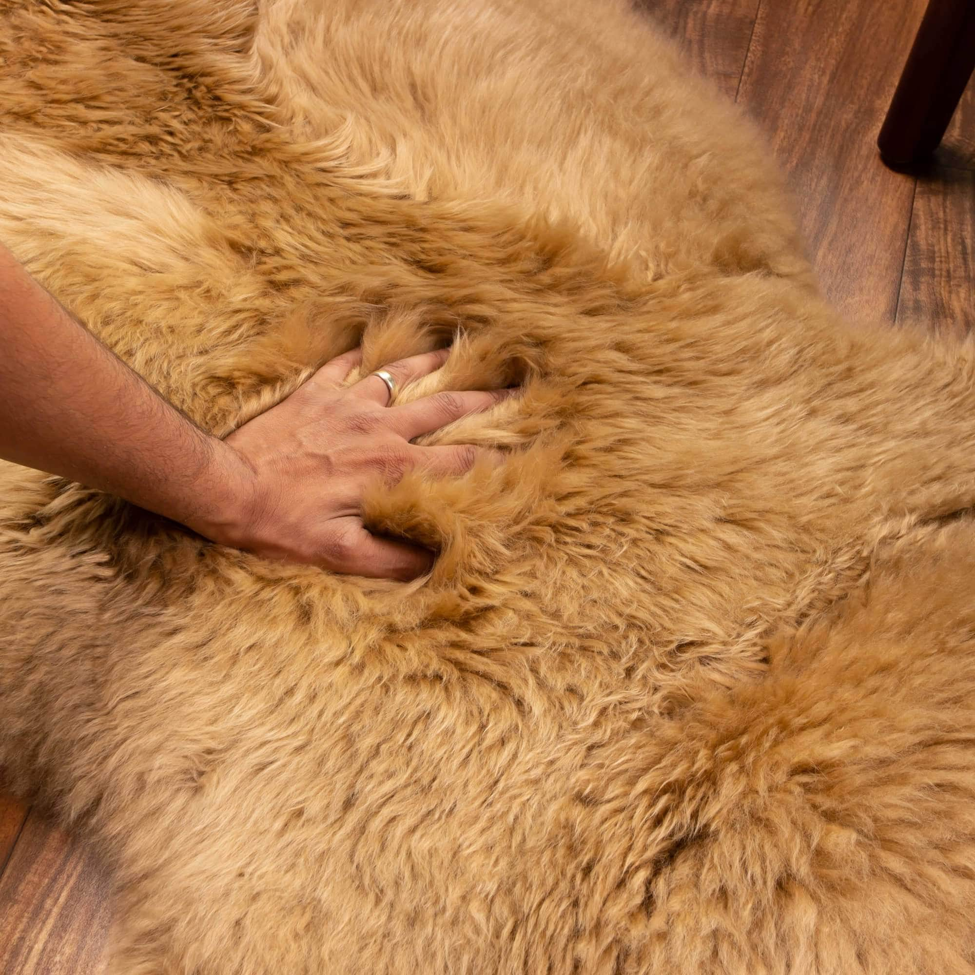 Natural Sheepskin Rug Shearling Fur Pelt #size_2' x 3'