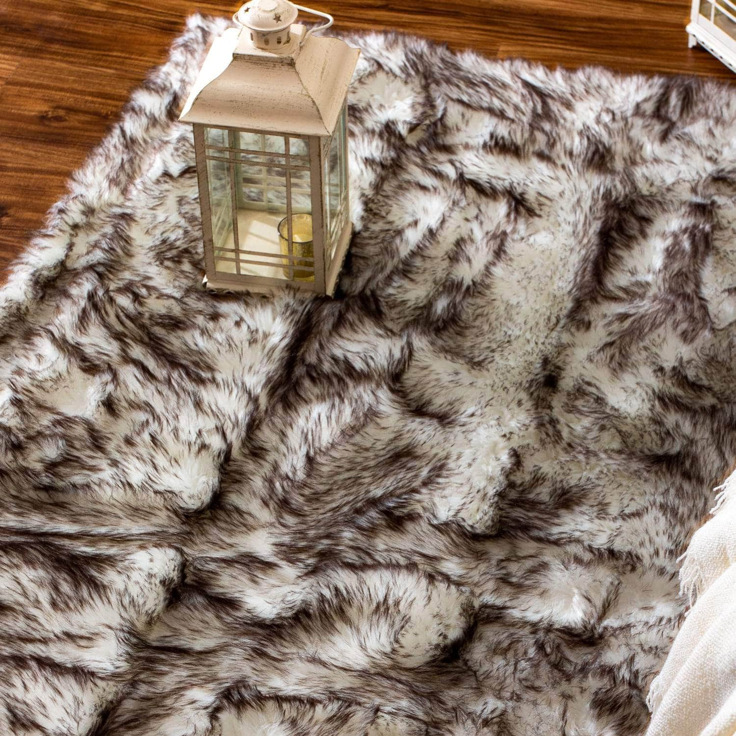 Two Tone Faux Fur Shaggy Rug #color_black tips