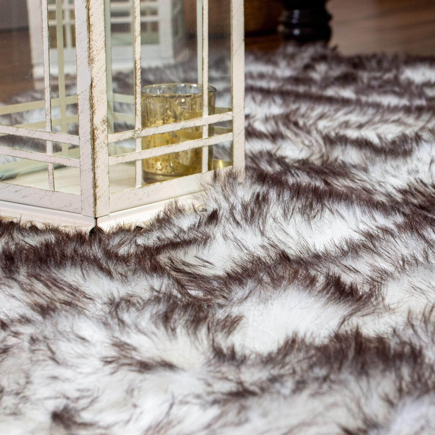 Two Tone Faux Fur Shaggy Rug #color_black tips