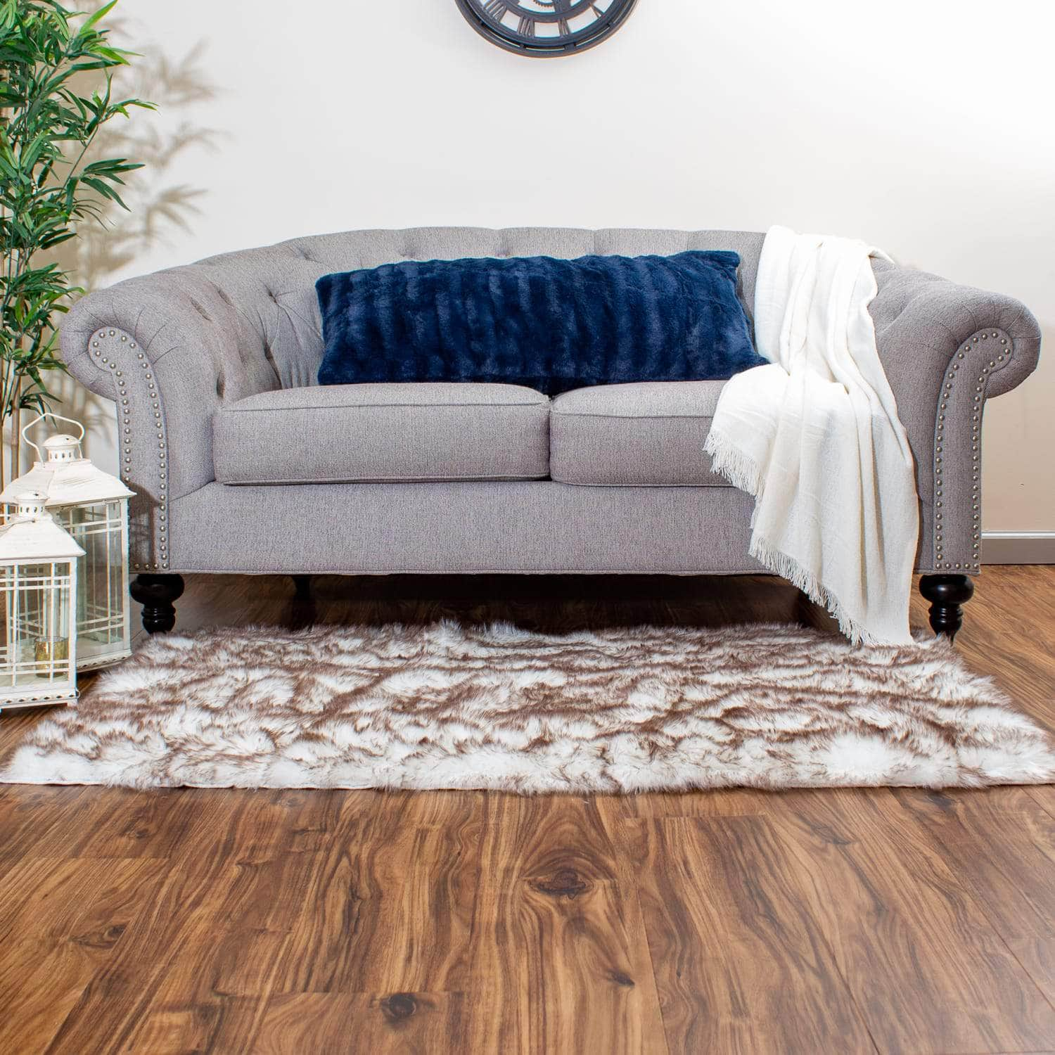 Two Tone Faux Fur Shaggy Rug #color_brown tips