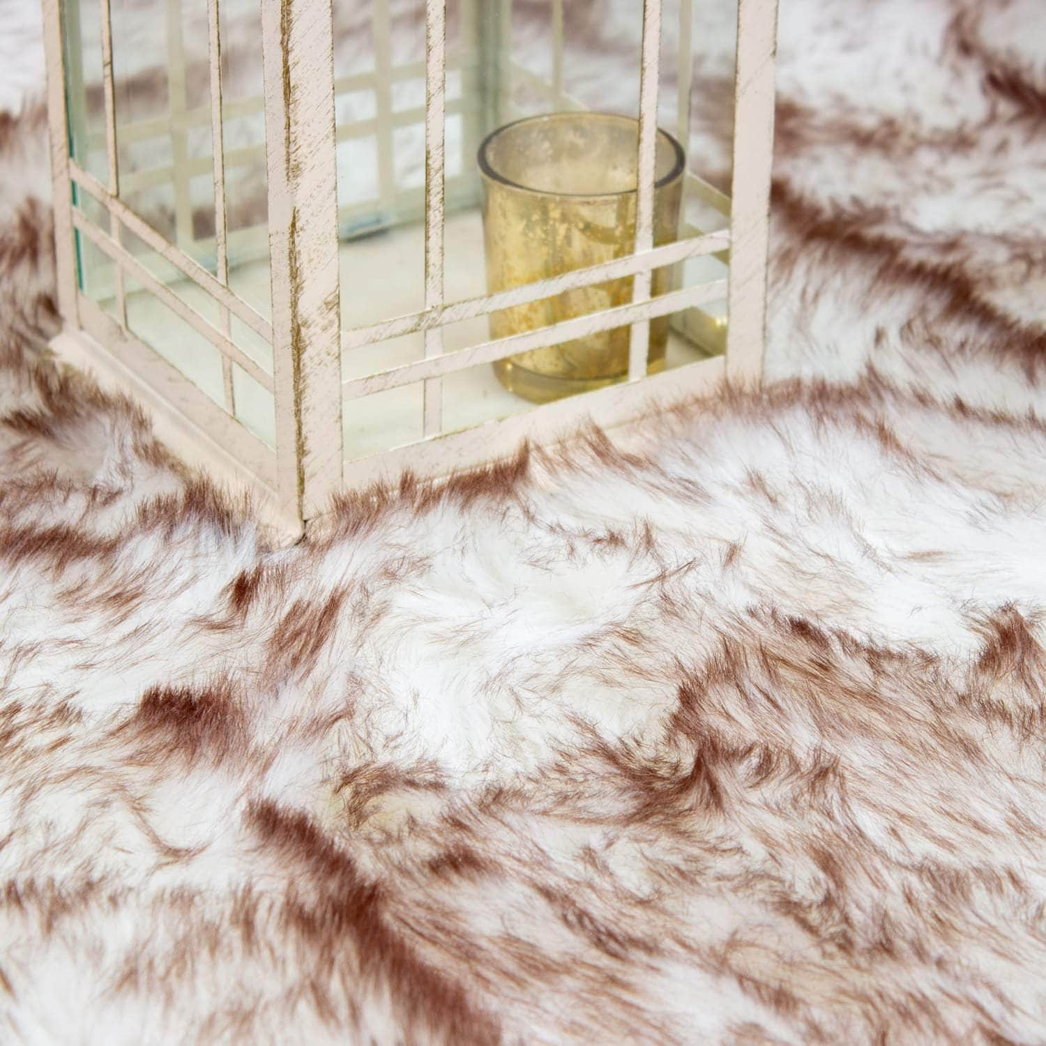 Two Tone Faux Fur Shaggy Rug #color_brown tips