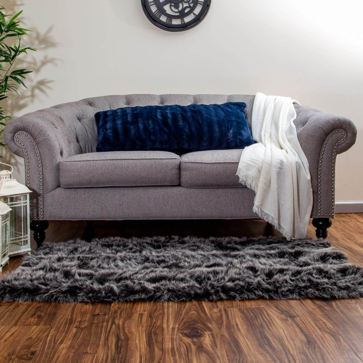 Two Tone Faux Fur Shaggy Rug #color_white tips